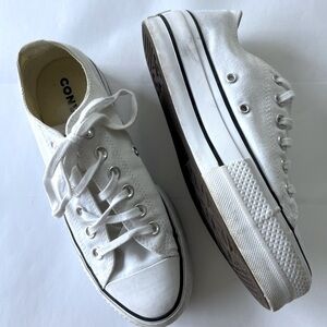 White Converse platform shoe (used)